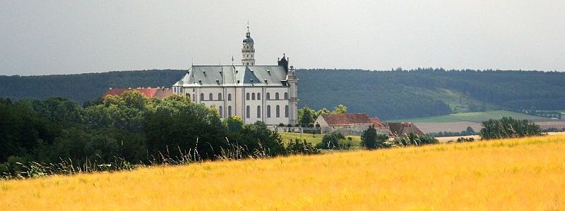 Blick auf die schöne Klosterkirche